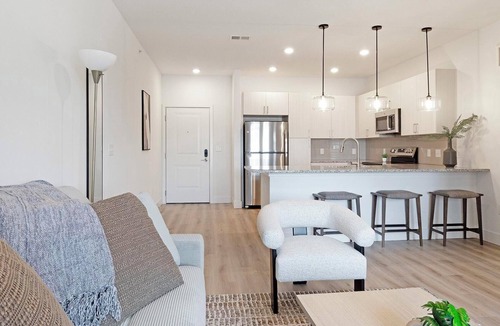 Firestone Apartment | Landing | Stylish 1BD, Gym, Clubhouse