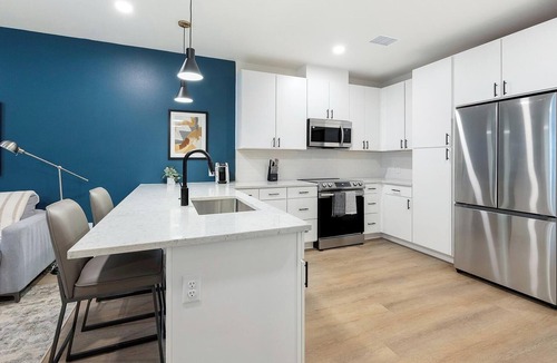 Civic Center Apartment | Landing | Stylish 1BD, Rooftop Lounge, Gym