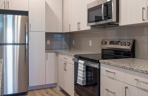 Firestone Apartment | Landing | Stylish 2BD, Clubhouse, Gym