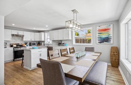 Portage Lakes House | Landmark Lakehouse - luxury living in PLX