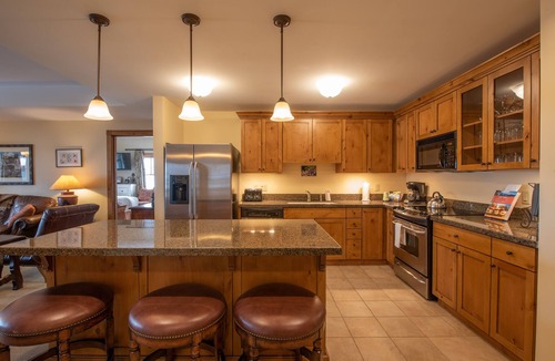 Mount Crested Butte Condo | Large 3 bedroom/4 bathroom Condo in Mountaineer Square - No Cleaning Fee! by RedAwning