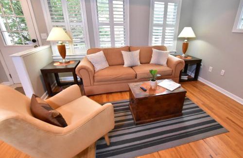 Tremont Apartment | Large 3 Bedroom, Tremont House, minutes from everything!