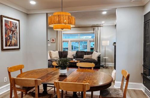 Cleveland House | Large 4 Bedroom Recently Renovated With Hot Tub