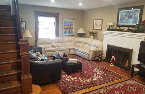 Pitman House | Large 7 bedroom Colonial with in-law suite near Rowan Universityn