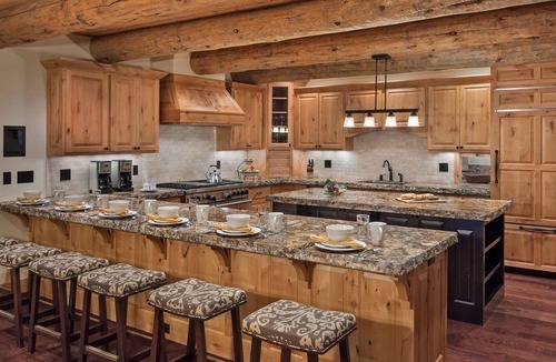 Steamboat Springs House | Large and Luxurious + Hot Tub + Elevator + Close to Skiing - Panorama Grande