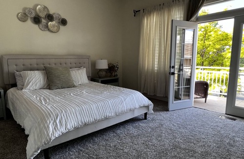Southeast Colorado Springs House | Large BOHO home with mountain views and HOT TUB!
