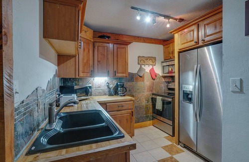 Taos Ski Valley Condo | Large, Comfortable Condo Makes Perfect Basecamp