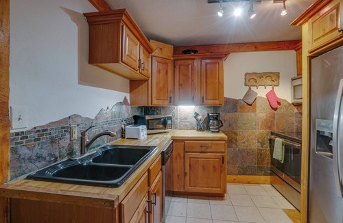 Taos Ski Valley Condo | Large, Comfortable Condo Makes Perfect Basecamp