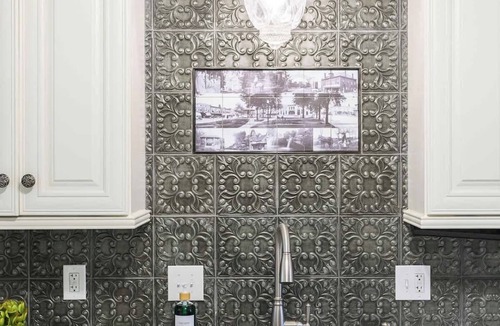 Berea House | Large Historic Mansion Near Cleveland | Sleeps 12