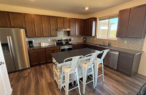 Centerra House | Large Home l Newer Build l Central Location l RMNP