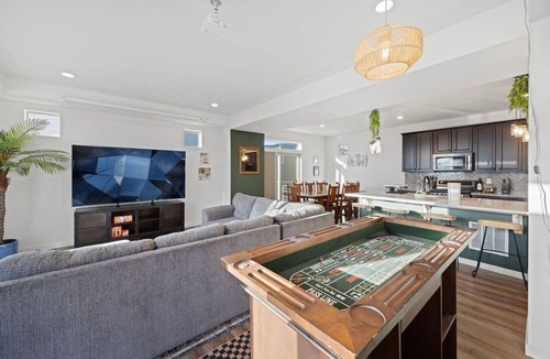 Loveland House | Large Retreat Pools Air Hockey Top Location!