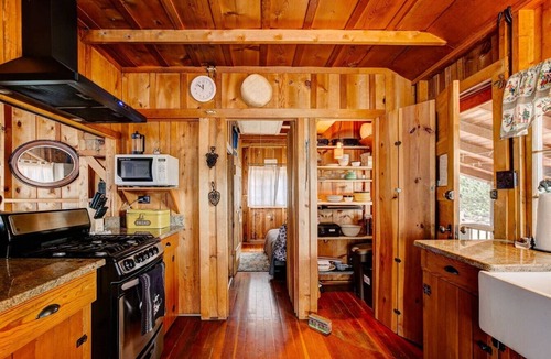 Estes Park House | Larkspur Retreat- Breathtaking Views of Longs Peak!