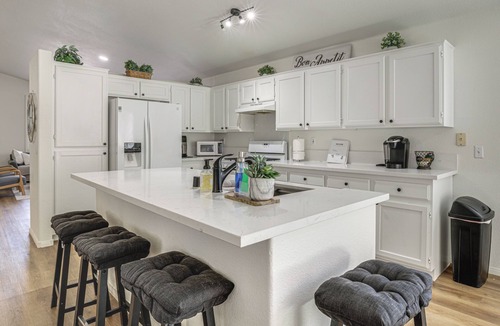 Spring Valley House | Las Vegas Home w/ Covered Patio ~ 5 Mi to Strip!