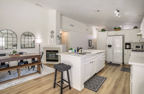 Spring Valley House | Las Vegas Home w/ Covered Patio ~ 5 Mi to Strip!