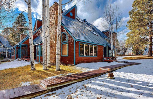 Pagosa Springs Condo | Last-Minute Summer Escape! Book an August Stay by 7/31 for 15% Off