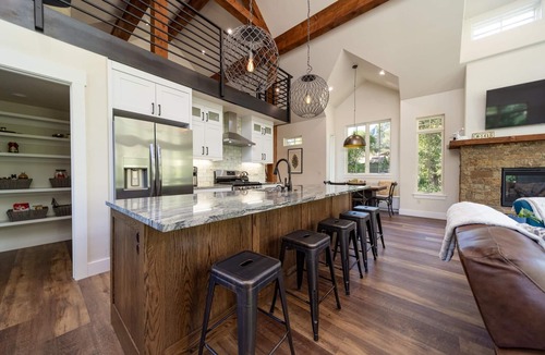 Ouray House | Lavish Ouray Downtown Getaway