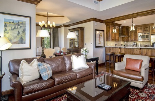 Vail Condo | Lavish Ritz Carlton Residence in Vail! AC, Short Walk to Slopes, Dining