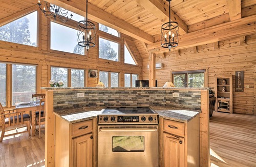 Pagosa Springs Cabin | ‘Lazy Beaver Lodge’ Pagosa Cabin w/Deck, Fire Pit