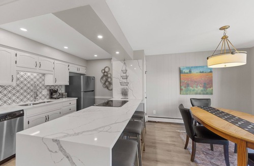 Dillon Condo | Lc305ad2