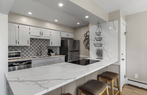 Dillon Condo | Lc305ad2