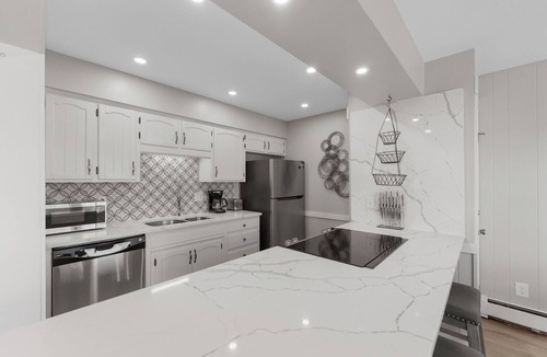 Dillon Condo | Lc305ad2