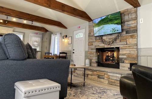 Twin Peaks Cottage | Le Petite Cottage