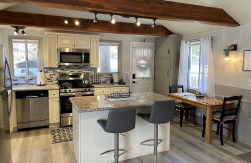Twin Peaks Cottage | Le Petite Cottage