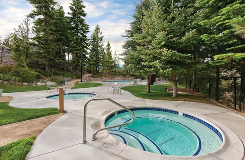 Tahoe Village House | Leave your worries at the door!
