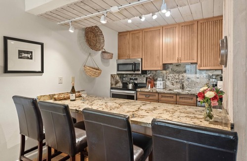 Aspen Condo | Lift One - Cozy second floor two bedroom with balcony