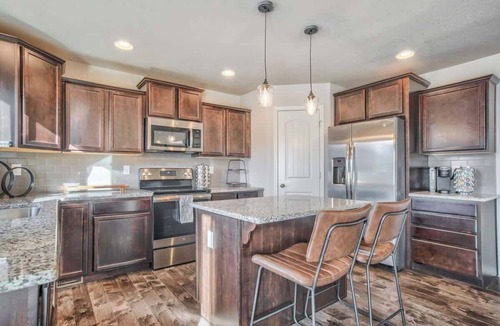 Woodmoor House | Lindenmere Estate! Chic Villa w Game Loft & BBQ