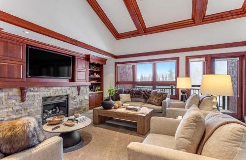 Vail Ski Chalet | Lion Square Lodge South 750