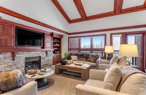 Vail Ski Chalet | Lion Square Lodge South 750