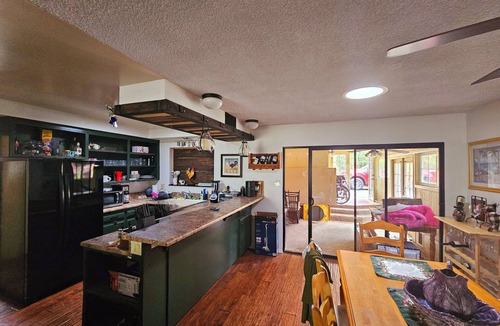 Kernville Cottage | Listen to the River run from the front deck in charming Kernville!