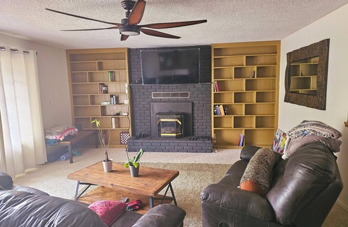 Kernville Cottage | Listen to the River run from the front deck in charming Kernville!
