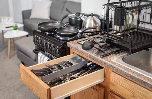 Little Italy Apartment | Little Italy · 2 TVs · 2 Cozy Beds · Fast Wifi
