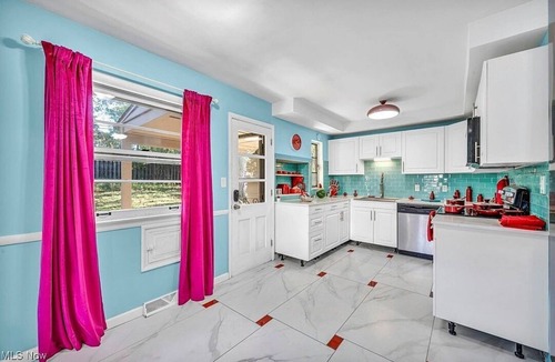 University Heights House | Little Paris 5 BR entire house - University Heights