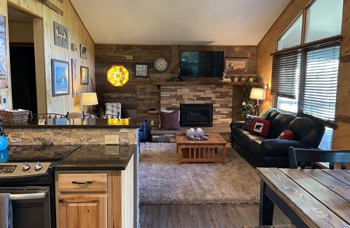 Breckenridge House | LOCATION! VIEWS! “The Cabin” on Peak 7!