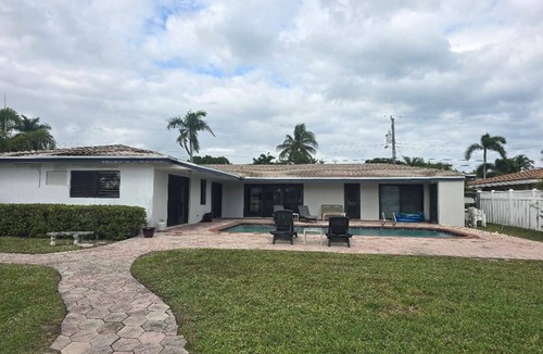 Harbor Village House | LOCATION! Waterfront house on the canal w/POOL walk to BEACH in Pompano Beach