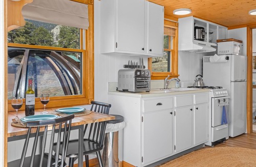 Estes Park Cabin | Loch Vale Cabin - Dining Globe- 2 person hot tub-summer pool