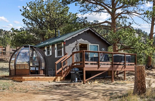 Estes Park Cabin | Loch Vale Cabin - Dining Globe- 2 person hot tub-summer pool