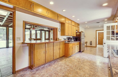 Coshocton House | Lodge-Style Home in Coshocton w/Spacious Yard