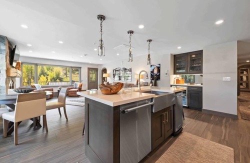 Vail Condo | Lodge Tower 677 at the base of Vail Mountain