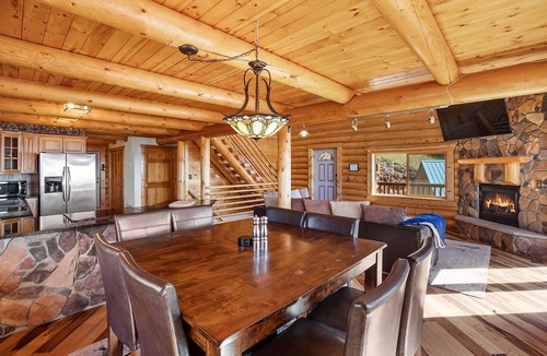 Cripple Creek Cabin | Log Cabin near Historic Cripple Creek, Hot Tub and Spectacular Views!