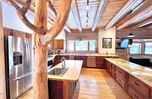 Breckenridge Ski Chalet | Log Home Dog Friendly Mtn. Views 10 min. to Breck