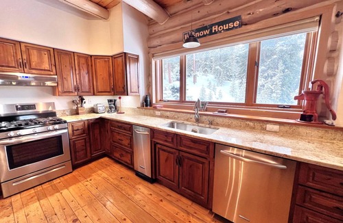 Breckenridge Ski Chalet | Log Home Dog Friendly Mtn. Views 10 min. to Breck