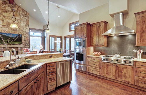 Fairmount On The River House | Lone Star Lodge: High End Property - On the River - Hot Tub - Dog Friendly.