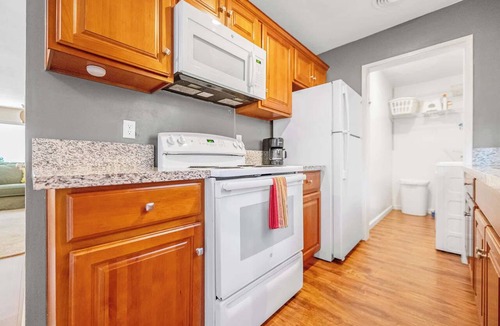 Visalia Apartment | Longer Stay Great Value, Blks from Med Center, Downtown