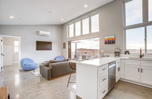 Golden House | Lookout Landing - Amazing views, close to Downtown Golden, CSM, and Red Rocks!