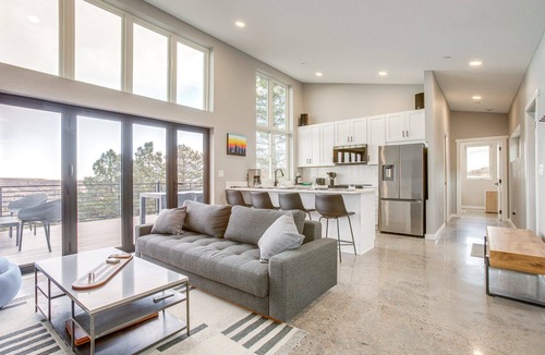 Golden House | Lookout Landing - Amazing views, close to Downtown Golden, CSM, and Red Rocks!