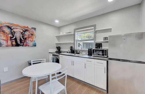 Parkside Apartment | Lovely 1-Bedroom Apt Hollywood 1/1